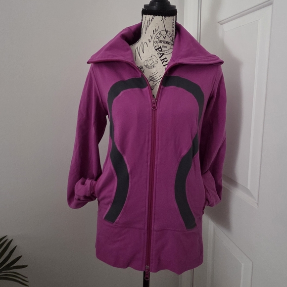 Lululemon Size 6 In Stride Jacket Violaceous Coal Purple Pink Gray Zip Up Yoga - Picture 2 of 7